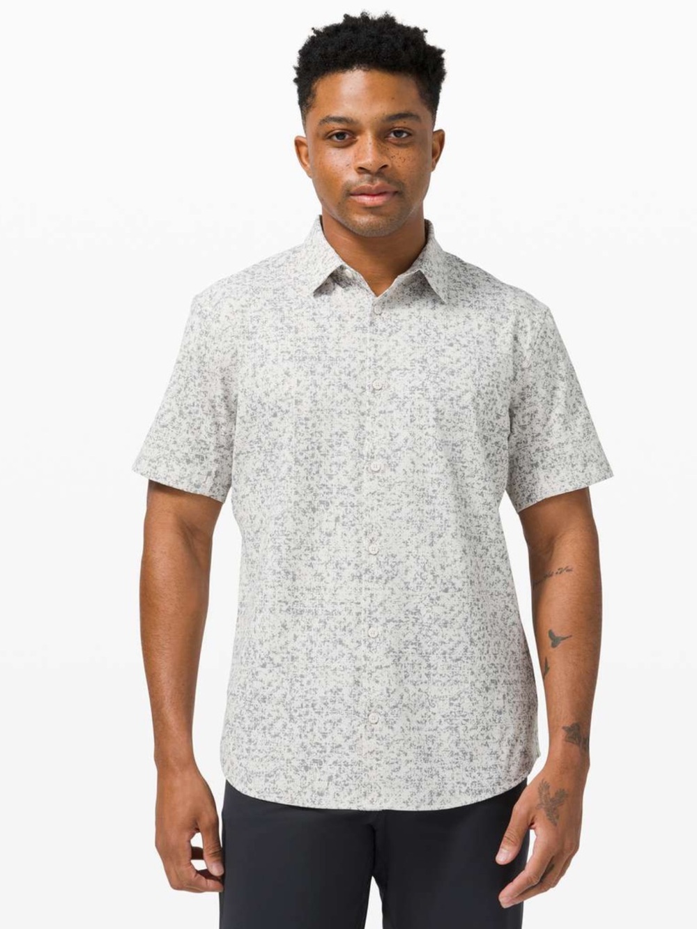 Lululemon Airing Easy Short Sleeve Shirt
Grid Block White Opal Rhino Grey Medium